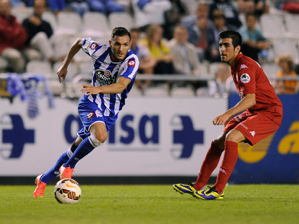 Lucas Pérez (l.) darf in La Coruña bleiben Lucas Pérez (l.) darf in La Coruña bleiben