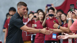 Lukas Podolski muss in den kommenden Spielen zuschauen