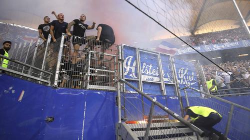 Rauchbomben und Blinker im Kieler Block