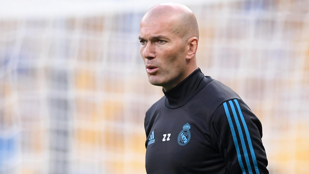 Zidane denkt angeblich über ein Angebot von Manchester United nach