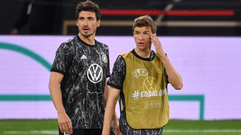 BVB-Abwehrchef Mats Hummels (l.) und Thomas Müller vom FC Bayern stehen im Kader für die EM 2021