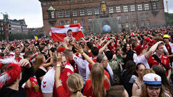 Wie viele dänische Fans dürfen nach Wembley?