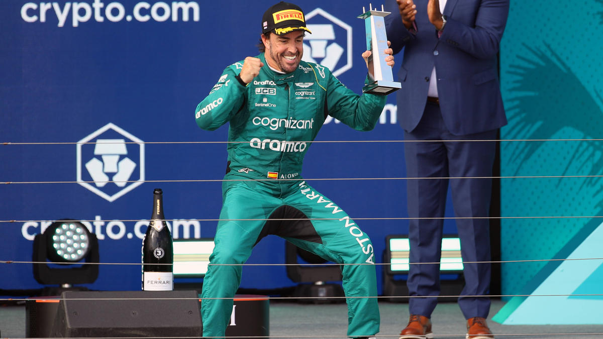 Ob Fernando Alonso nach der Honda-Ankündigung das Lachen vergangen ist?