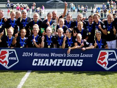 Die Frauen des FC Kansas City feiern ihren Meistertitel in der NWSL