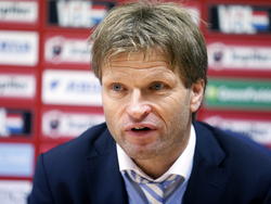 Trainer Jan Vreman van De Graafschap spreekt met de pers voor de wedstrijd tegen FC Eindhoven in de Jupiler League. (12-12-14)
