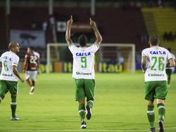 Los futbolistas del Chapecoense celebran el gol. (Foto: Imago)