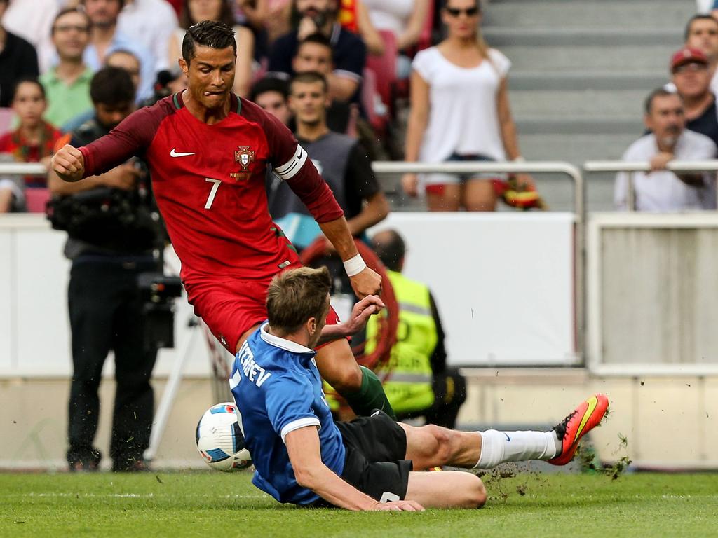 Cristiano Ronaldo logró dos goles en el amistoso contra Estonia. (Foto: Imago)