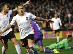 Orellana marcó el segundo del Valencia. (Foto: Getty)