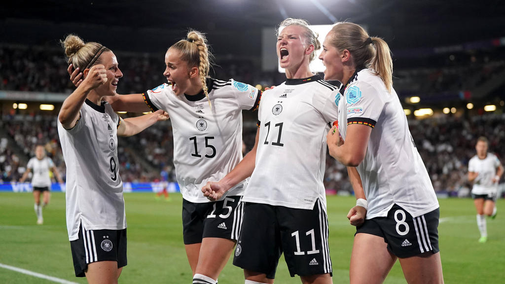 Historische Popp schießt Deutschland ins EM-Finale