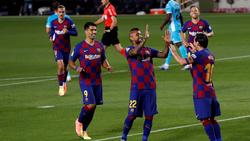 Spieler des FC Barcelona jubeln nach dem Treffer zum 2:0