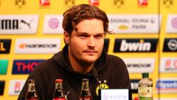 BVB-Trainer Edin Terzic stand auf der Pressekonferenz Rede und Antwort