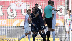 Takuma Asano (M.) brachte Bochum zweimal zurück