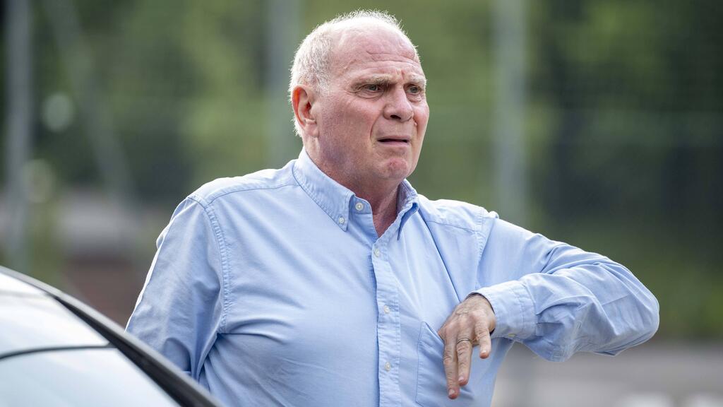 Die Aufblähung des Fußball-Kalenders ist Uli Hoeneß ein Dorn im Auge