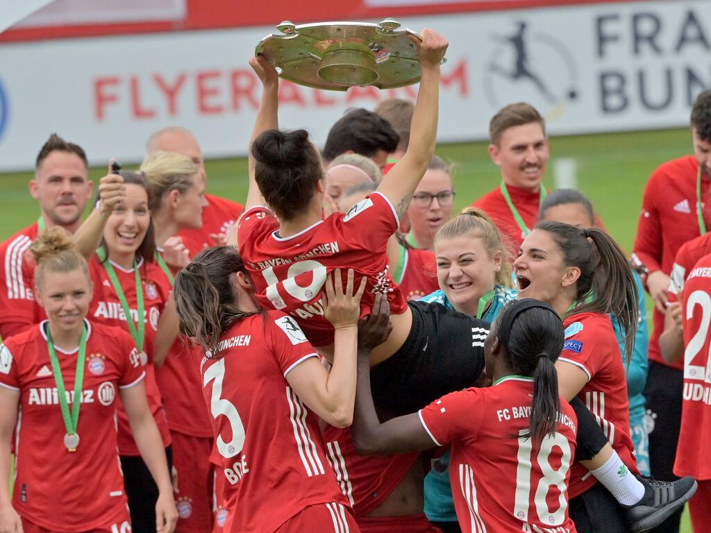 Die Fußballerinnen des FC Bayern wollen den nächsten Titel bejubeln Die Fußballerinnen des FC Bayern wollen den nächsten Titel bejubeln