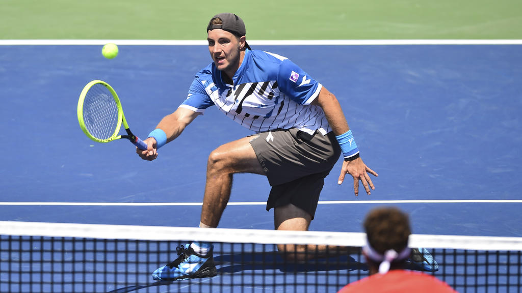 Jan-Lennard Struff setzte sich gegen Ivo Karlovic durch Jan-Lennard Struff setzte sich gegen Ivo Karlovic durch