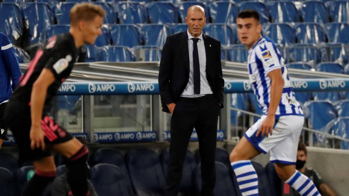 Real-Coach Zinédine Zidane beobachtete einen schwachen Start seiner Königlichen Real-Coach Zinédine Zidane beobachtete einen schwachen Start seiner Königlichen