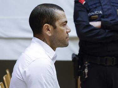 Der brasilianische Fußballstar Dani Alves beantragte eine vorzeitige Haftentlassung