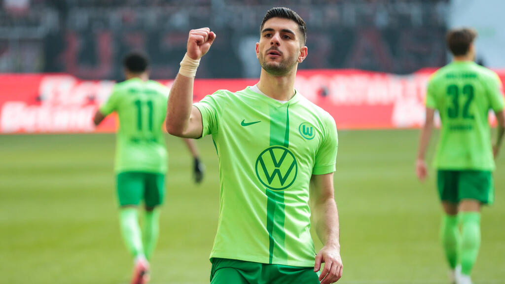 Konstantinos Koulierakis vom VfL Wolfsburg soll das Interesse von Real Madrid geweckt haben Konstantinos Koulierakis vom VfL Wolfsburg soll das Interesse von Real Madrid geweckt haben