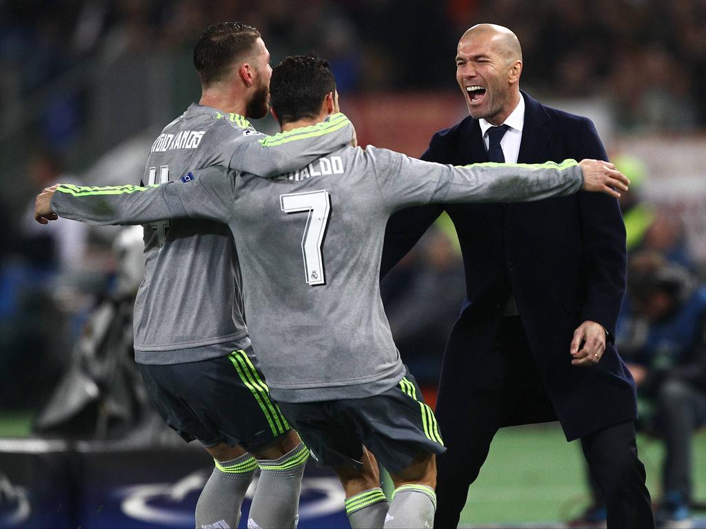 Cristiano Ronaldo celebra con Ramos y Zidane el gol del 0-1 en Roma. (Foto: Imago)