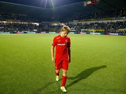Jeroen van der Lely druipt teleurgesteld af na afloop van Heracles Almelo - FC Twente. (29-08-2015)