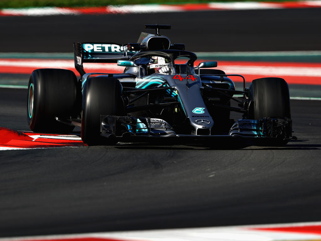 Lewis Hamilton zeigte sich nach den Testfahrten in Barcelona zufrieden mit seinem Boliden Lewis Hamilton zeigte sich nach den Testfahrten in Barcelona zufrieden mit seinem Boliden