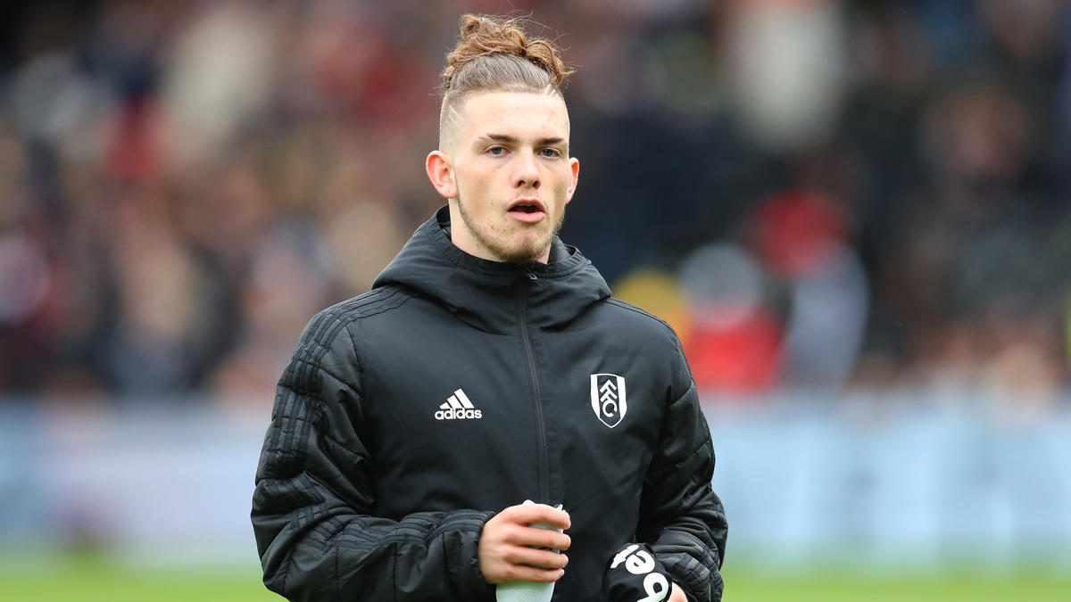 Harvey Elliott ist der jüngste Spieler der Premier-League-Geschichte und spielt ab sofort für den FC Liverpool Harvey Elliott ist der jüngste Spieler der Premier-League-Geschichte und spielt ab sofort für den FC Liverpool