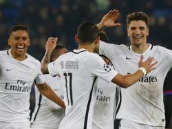 De spelers van Paris Saint-Germain vieren het winnende doelpunt van Thomas Meunier (r.) tegen FC Basel. (01-11-2016)