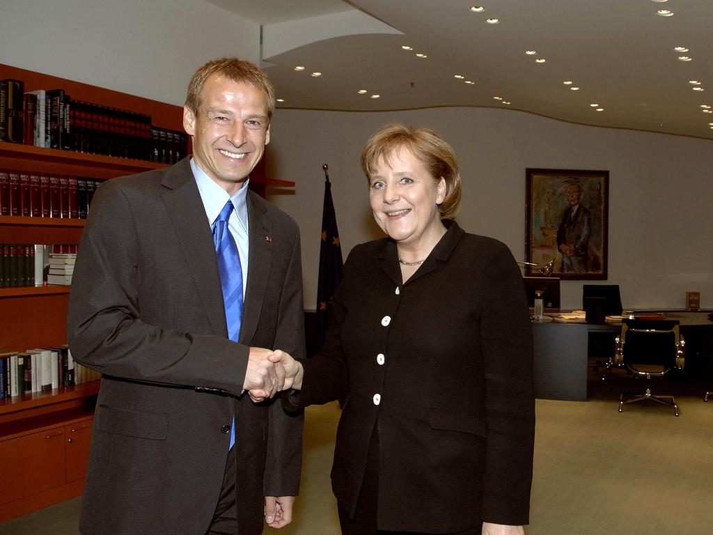 Klinsmann (l.) ist nun DFB-Ehrenspielführer Nummer fünf Klinsmann (l.) ist nun DFB-Ehrenspielführer Nummer fünf