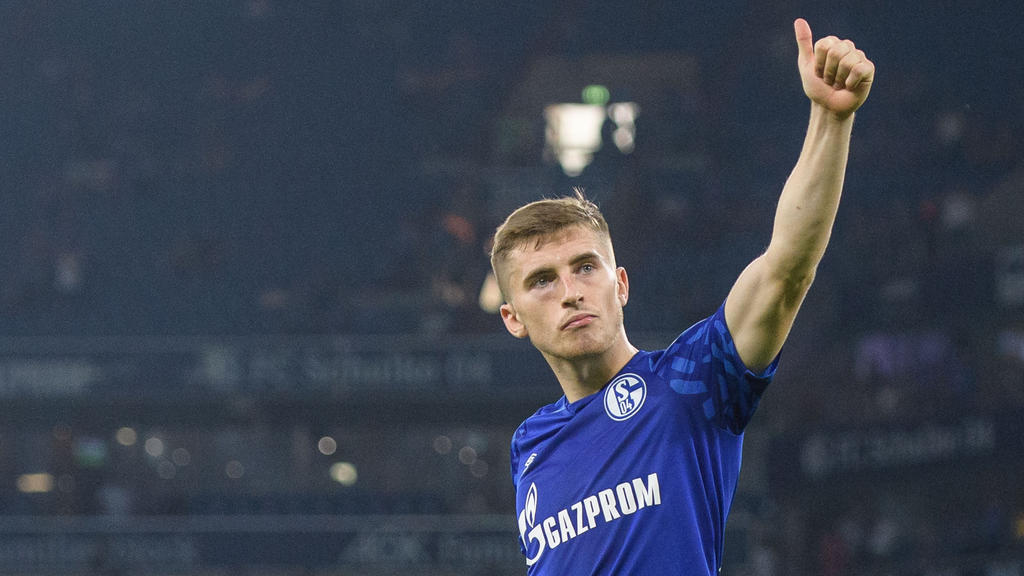 Voll eingeschlagen: Jonjoe Kenny (FC Schalke)