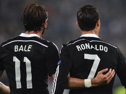 Gareth Bale en Cristiano Ronaldo tijdens een competitieduel van Real Madrid. (05-05-2015)