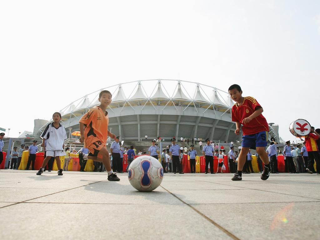 Exteriores del Wuhan Sports Center Stadium, uno de los recintos más espectaculares de China, durante el Mundial femenino de 2007. (Foto: Getty)