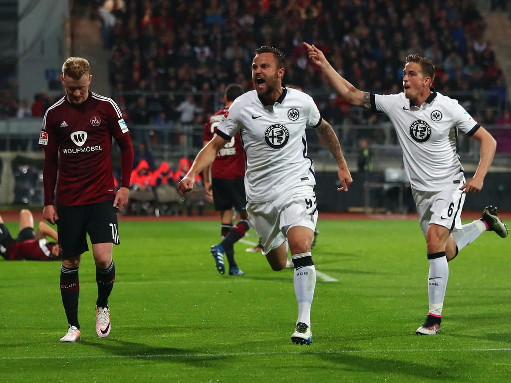 Haris Seferovic marcó el gol que mantiene al Eintracht en Primera. (Foto: Getty)