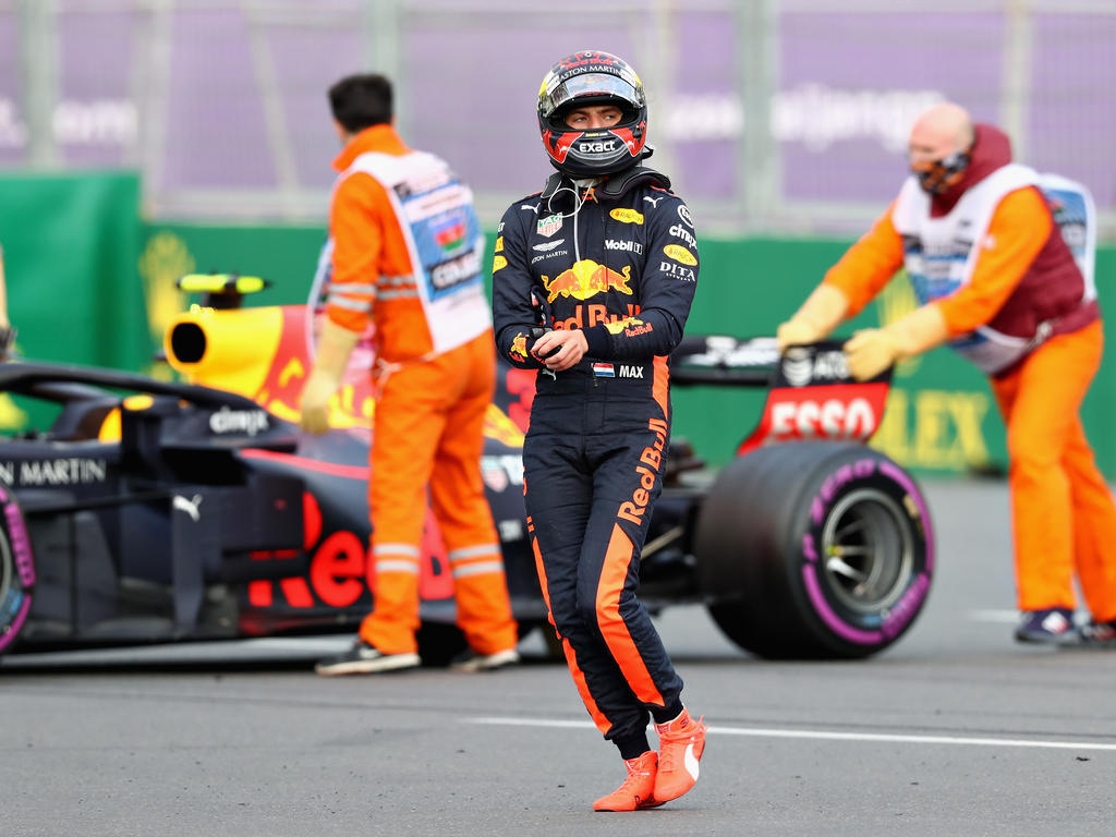 Ricciardo und Verstappen mussten sich nach dem Crash in Baku beim Team entschuldigen Ricciardo und Verstappen mussten sich nach dem Crash in Baku beim Team entschuldigen