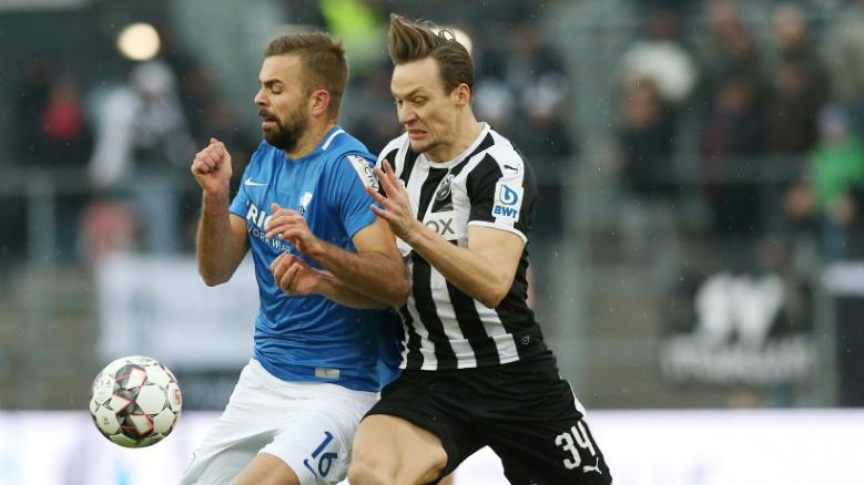 Tim Knipping (r.) wechselt von Sandhausen nach Regensburg Tim Knipping (r.) wechselt von Sandhausen nach Regensburg