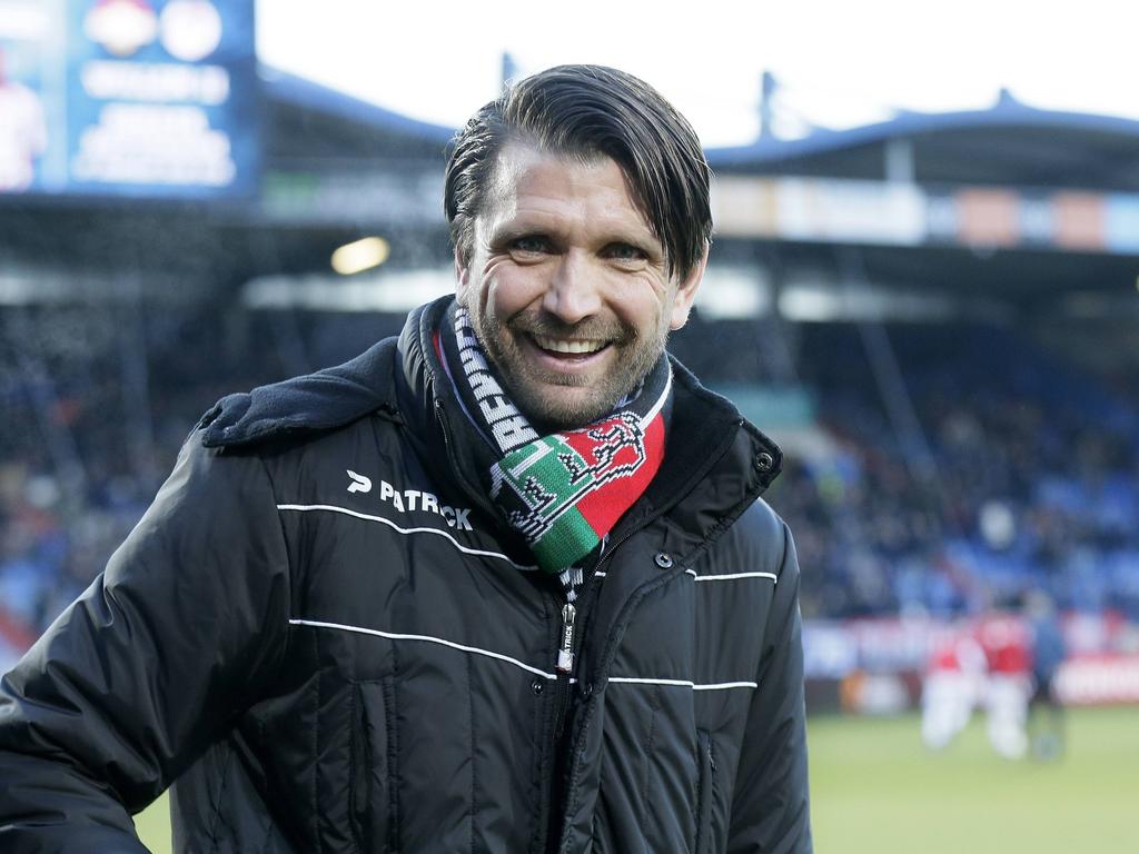 Een grote glimlach bij Peter Hyballa na de overwinning van NEC bij Willem II. (15-01-2017)