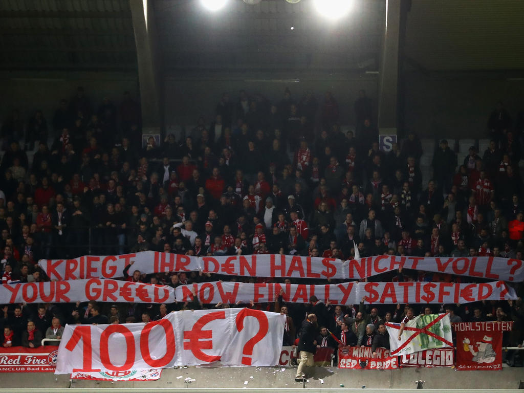 Bayern-Fans machten in Anderlecht mit einem Banner auf sich aufmerksam