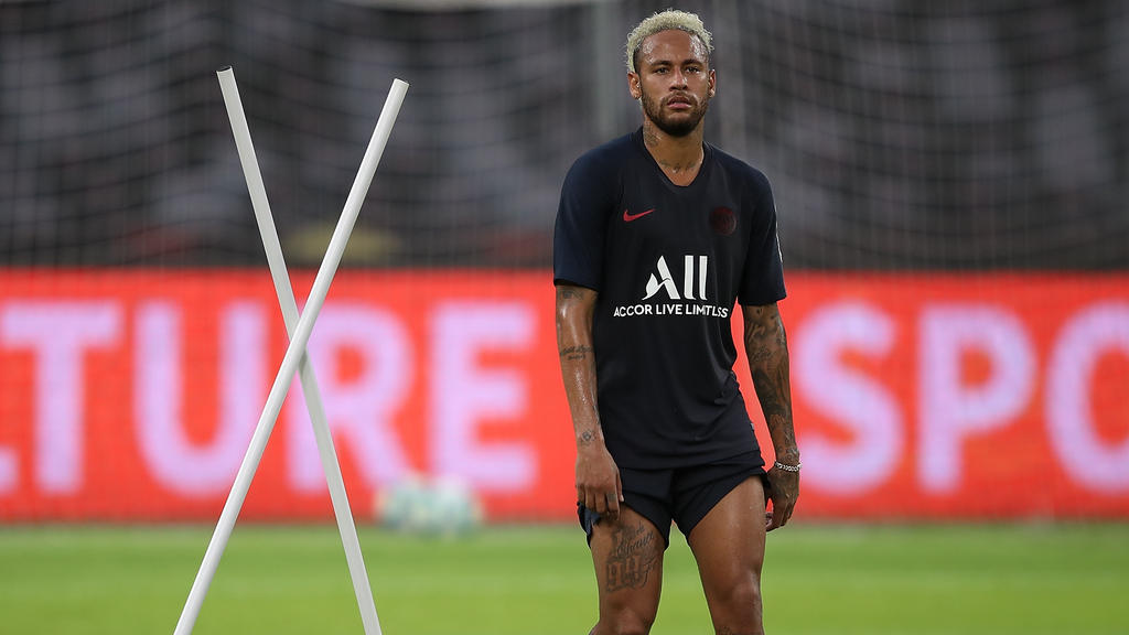 Trägt noch das PSG-Trikot: Superstar Neymar Trägt noch das PSG-Trikot: Superstar Neymar