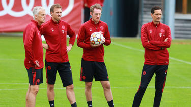 Das Trainerteam des FC Bayern begrüßte am Dienstag einen Neuling