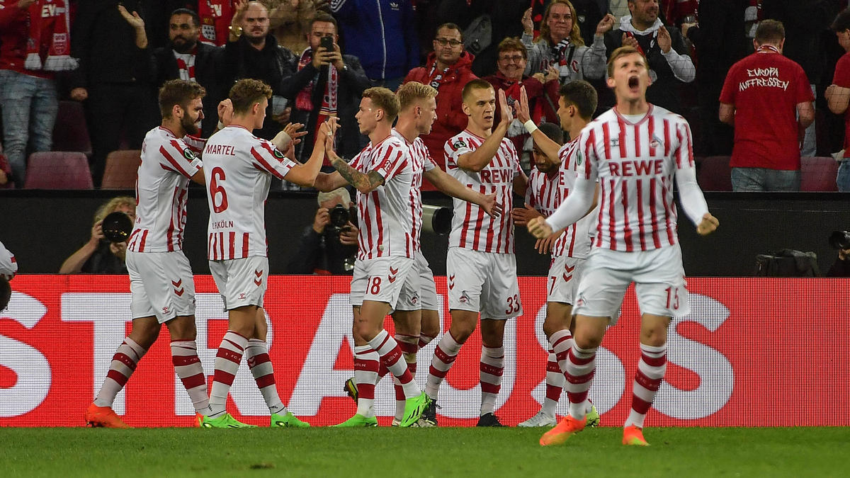 Der 1. FC Köln jubelt über den Sieg in der Conference League
