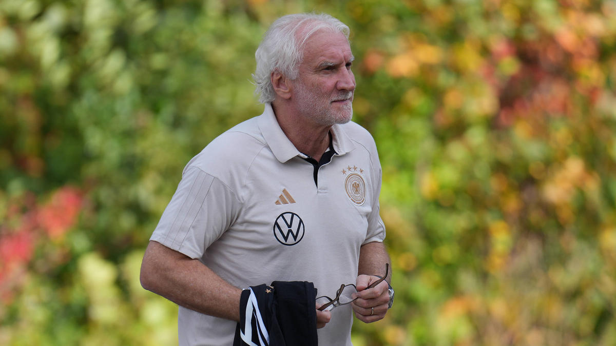 Zwei deutsche Shootingstars haben es DFB-Sportchef Rudi Völler angetan
