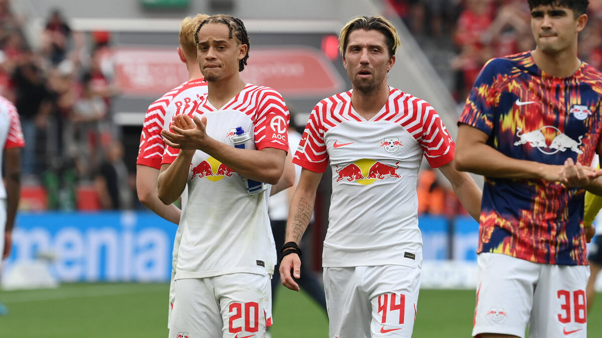 Xavi Simons (l.) đã chơi cùng Kevin Kampl mùa trước