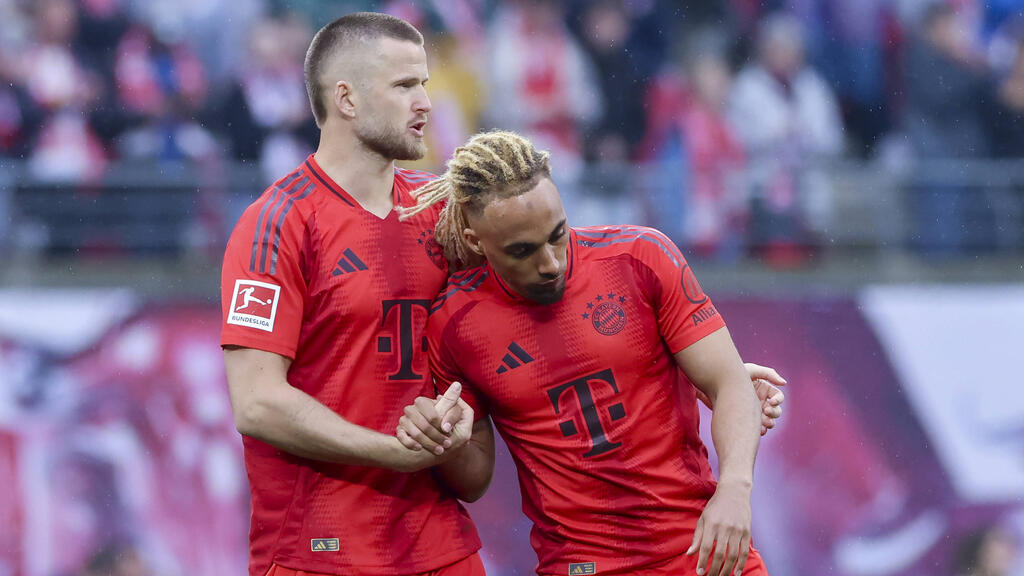 Bayern-Star-vor-laufenden-Kameras-beklaut