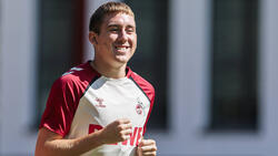 Isak Johannesson präsentiert sich beim 1. FC Köln gut gelaunt