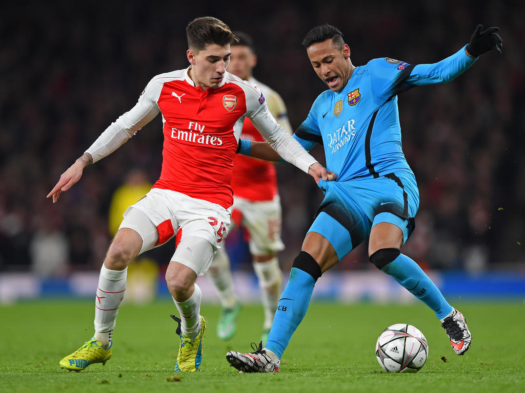Héctor Bellerín (l.) könnte bald im Barça-Trikot auflaufen Héctor Bellerín (l.) könnte bald im Barça-Trikot auflaufen
