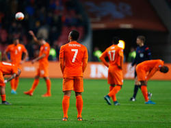 Die Spieler der niederländischen Elftal sind nach der verpassten EM-Qualifikation völlig am Boden zerstört. (13.10.2015)