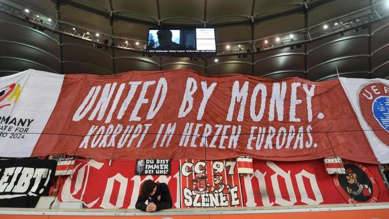 In der englischen Woche wollen die Fans in der Bundesliga weiter protestieren