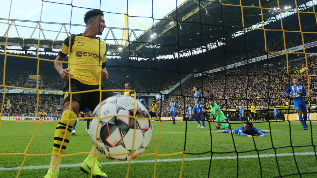 Medien Bvb Verdreifacht Gehalt Von Jadon Sancho