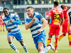 Met een prachtig schot zorgt Mustafa Saymak (m.) ervoor dat PEC Zwolle op een 2-1 voorsprong komt tegen aartsrivaal Go Ahead Eagles. (30-10-2016)