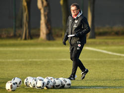 Pauli-Trainer Ewald Lienen kritisiert die Debatte um Daniel Stendel