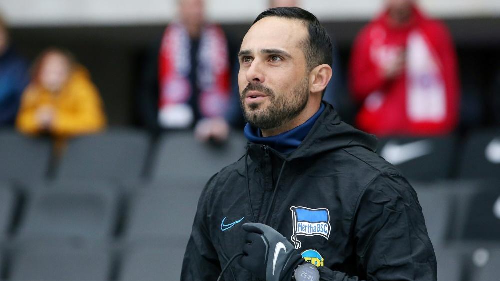 Herthas Co-Trainer Alexander Nouri gelobt Besserung Herthas Co-Trainer Alexander Nouri gelobt Besserung